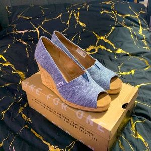 Tom’s Navy Slub Chambray Peep-Toe Wedge